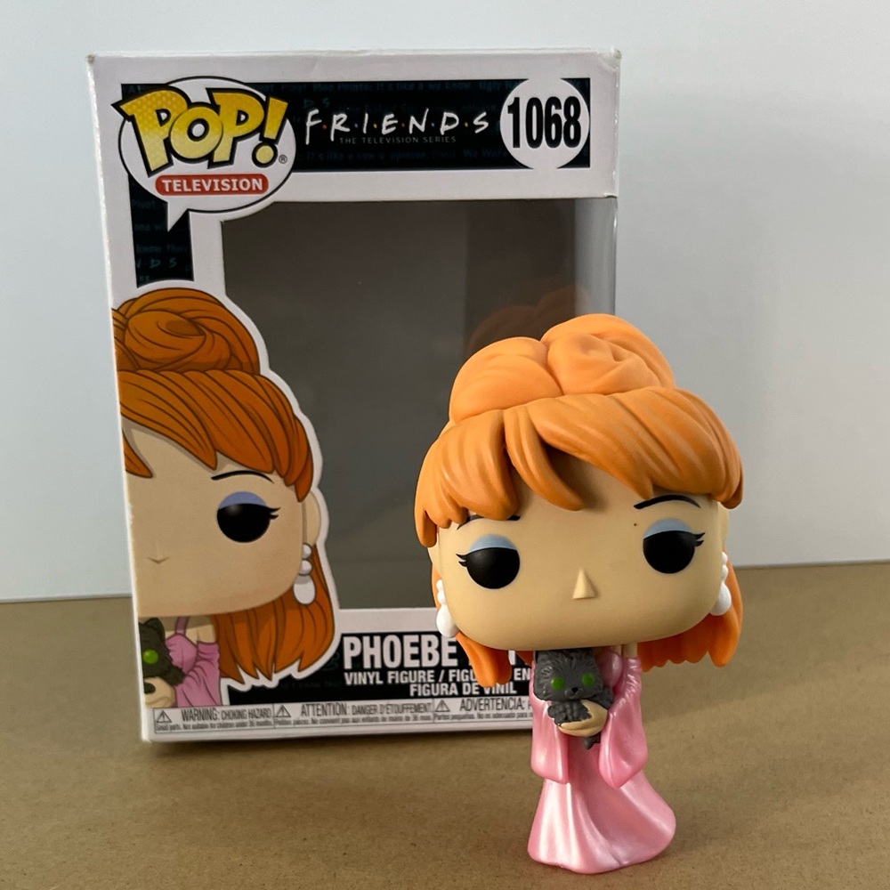 Phoebe Buffay Funko Pop Vinyl Figure with Box Phoebe Holding Smelly Cat